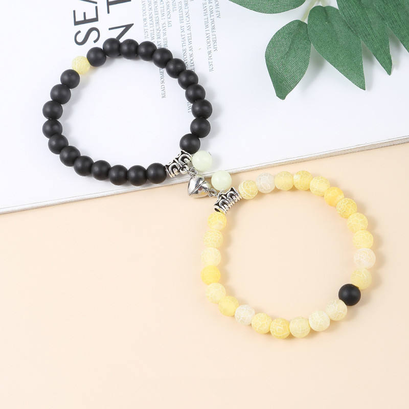 2Pcs Matching Couple Bracelets for Women Men Heart Charm and Glow in the Dark Bead for Boyfriend Girlfriend Mother Daughter Son Farther Siblings Stretch