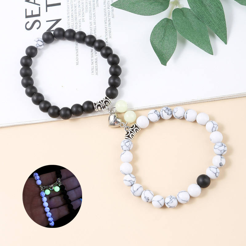 2Pcs Matching Couple Bracelets for Women Men Heart Charm and Glow in the Dark Bead for Boyfriend Girlfriend Mother Daughter Son Farther Siblings Stretch